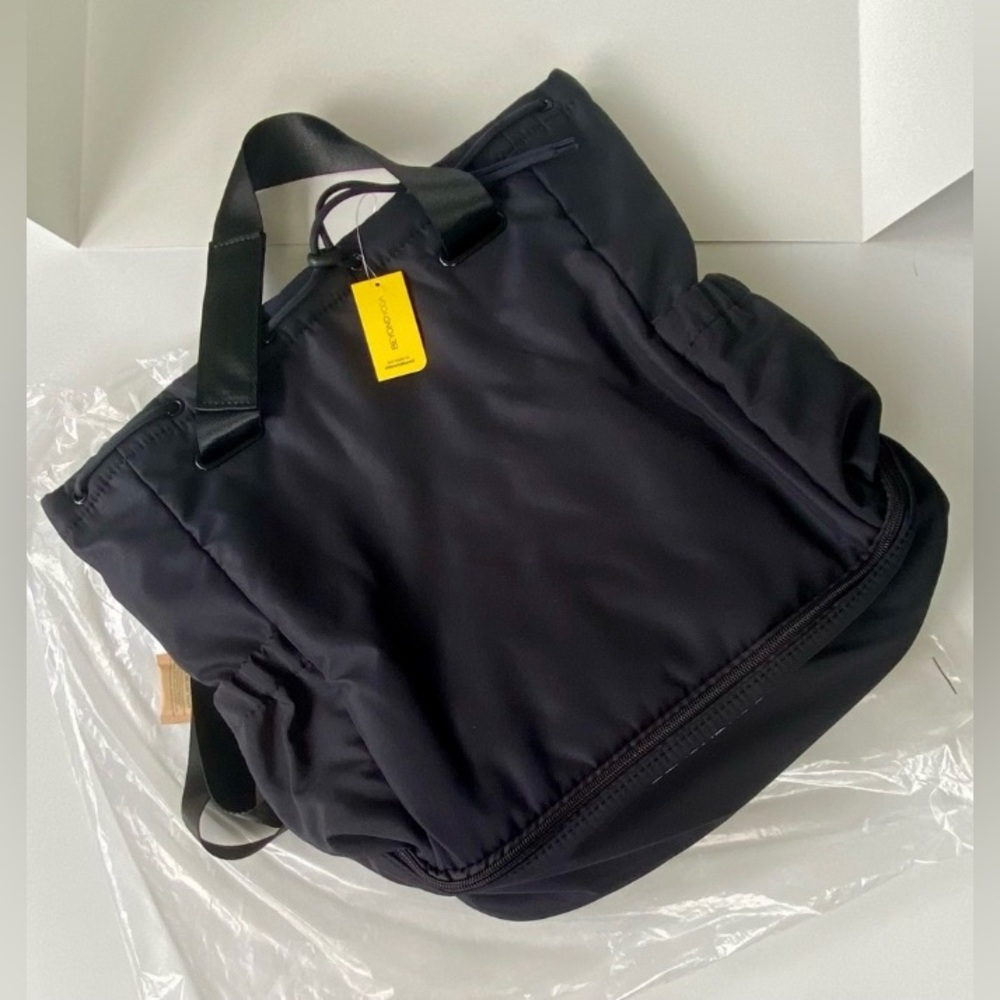 Beyond Yoga, Yoga Gym Bag, Drawstring Tote Backpack Bag Carry-All Bag Black - Picture 11 of 11
